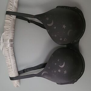 Victoria's Secret perfect shape multi-way bra. 36D. Grey with silver design.